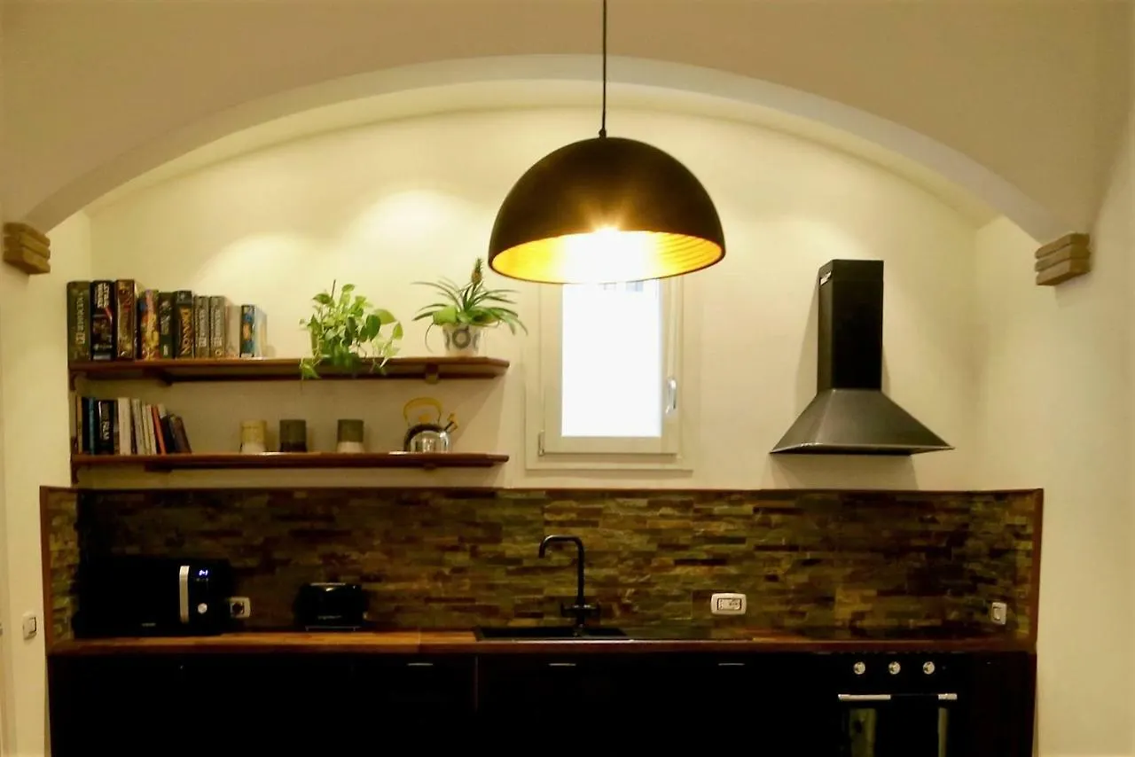 Paola'S Apartment In The Heart Of Trastevere, Roma