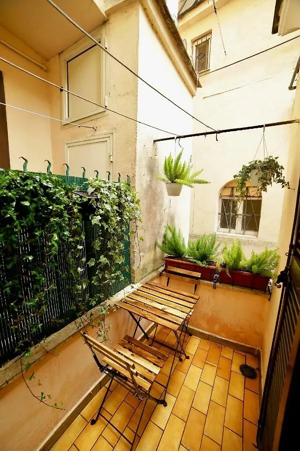 Paola'S Apartment In The Heart Of Trastevere, Roma 0*, Róma Olaszország